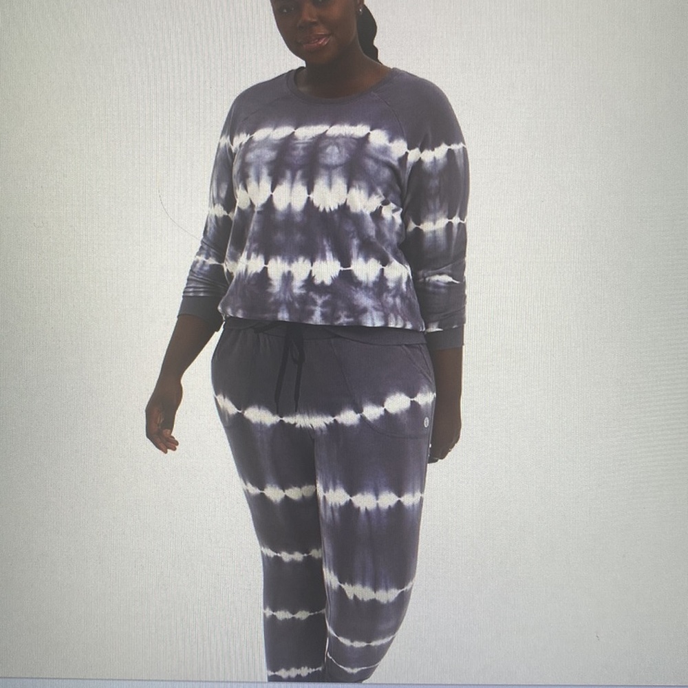 Torrid Everyday Fleece Long sleeve Active sweatshirt - Picture 9 of 10